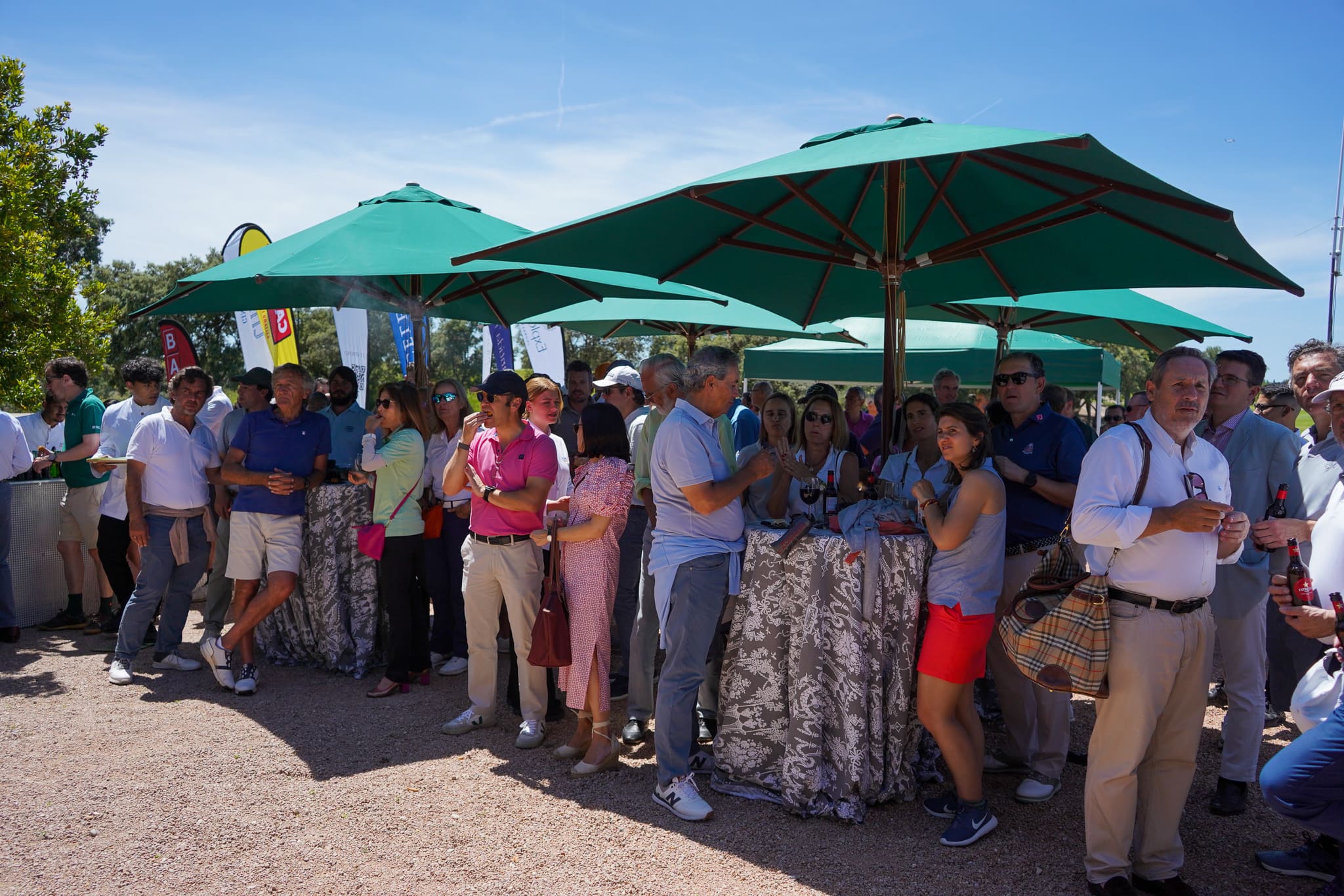 Cientos de invitados en un torneo de golf organizado por Master & Open